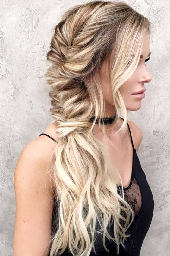 20 New Years Eve Hairstyles Perfect For Any NYE Party ... (438 x 657 Pixel)